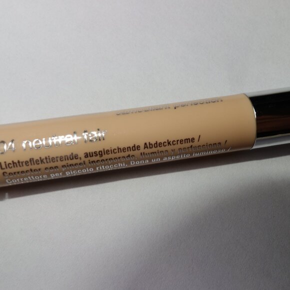 Clinique Airbrush Concealer - 04 Neutral Fair - NEW - Picture 4 of 5
